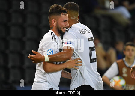 Goaljubel Marco RICHTER (GER, links) nach Ziel zu 1-0 mit Benjamin HENRICHS (GER), Jubel, Freude, Begeisterung, Aktion. Deutschland (GER) - Daenemark (DEN) 3-1, an 17.06.2019 Stadio Friuli Udine. Fußball U-21, der UEFA unter 21 Europameisterschaft in Italien / SanMarino vom 16.-30.06.2019. | Verwendung weltweit Stockfoto