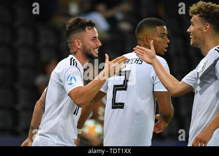Goaljubel Marco RICHTER (GER, links) nach Ziel zu 1-0 mit Luca WALDSCHMIDT (GER). hi: Benjamin HENRICHS (GER). Aktion, Jubel, Freude, Begeisterung, Deutschland (GER) - Dänemark (DEN) 3-1, an 17.06.2019 Stadio Friuli Udine. Fußball U-21, der UEFA unter 21 Europameisterschaft in Italien / SanMarino vom 16.-30.06.2019. | Verwendung weltweit Stockfoto