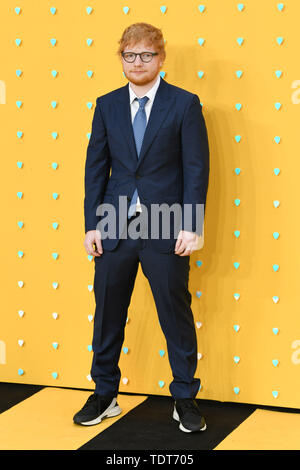 London, Großbritannien. Juni, 2019 18. LONDON, GROSSBRITANNIEN. Juni 18, 2019: Ed Sheeran ankommen für die UK-Premiere von 'Gestern' im Odeon Luxe, Leicester Square, London. Bild: Steve Vas/Featureflash Credit: Paul Smith/Alamy leben Nachrichten Stockfoto