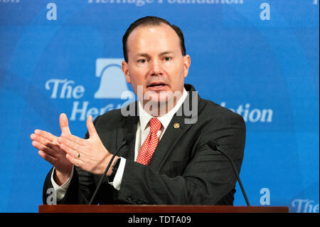 Washington, United States. Juni, 2019 18. Der US-Senator Mike Lee (R-UT) bei der Heritage Foundation in Washington, DC. Credit: SOPA Images Limited/Alamy leben Nachrichten Stockfoto