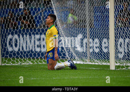 Salvador, Brasilien. Juni, 2019 18. Brasiliens Roberto Firmino reagiert während der Gruppe ein Match zwischen Brasilien und Venezuela an der Copa America 2019 in Salvador, Brasilien, 18. Juni 2019. das Match mit 0-0 endete. Credit: Xin Yuewei/Xinhua/Alamy leben Nachrichten Stockfoto