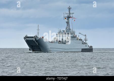 Kiel, Deutschland. 19. Juni 2015. 09.06.2019, des Polnischen DropShip'Gnesen' des 'Lublin "Klasse verlassen der Kieler Hafen für die MANOVER BALTOPS 2019. Das Schiff getroffen der Ostsee vor der Küste von Litauen am 16. Juni 2019 während der Manovers lecken. | Verwendung der weltweiten Kredit: dpa/Alamy leben Nachrichten Stockfoto