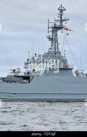 Kiel, Deutschland. 19. Juni 2015. 09.06.2019, des Polnischen DropShip'Gnesen' des 'Lublin "Klasse verlassen der Kieler Hafen für die MANOVER BALTOPS 2019. Das Schiff getroffen der Ostsee vor der Küste von Litauen am 16. Juni 2019 während der Manovers lecken. | Verwendung der weltweiten Kredit: dpa/Alamy leben Nachrichten Stockfoto