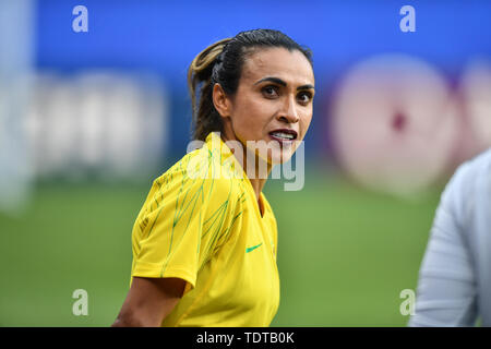 Valenciennes, Frankreich. Juni, 2019 18. Marta (Brasilien) (10) vor dem Spiel, 18.06.2019, Lille (Frankreich), Fußball, Wm 2019 die FIFA Frauen, Italien, Brasilien, FIFA-BESTIMMUNGEN VERBIETEN DIE VERWENDUNG DER FOTOGRAFIE ALS BILD-SEQUENZEN UND/ODER QUASI-VIDEO. | Verwendung der weltweiten Kredit: dpa/Alamy leben Nachrichten Stockfoto