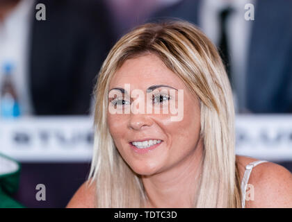 London, Großbritannien. 19 Jun, 2019. Shannon Courtnay während Matchroomboxing präsentiert Conor Benn vs Jussi Koivula - WBA Continental Welterweight Championship - Pressekonferenz im Courthouse Hotel am Mittwoch, Juni 19, 2019 in London, Vereinigtes Königreich. (Nur redaktionelle Nutzung, eine Lizenz für die gewerbliche Nutzung erforderlich. Keine Verwendung in Wetten, Spiele oder einer einzelnen Verein/Liga/player Publikationen.) Credit: Taka G Wu/Alamy leben Nachrichten Stockfoto