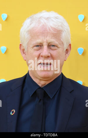 Richard Curtis, Gestern-UK Premiere, Leicester Square, London, UK, 18. Juni 2019, Foto von Richard Goldschmidt Stockfoto