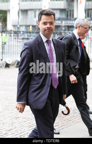 Gehäuse Staatssekretär James Brokenshire kommt für einen Dienst der Danksagung für das Leben und die Arbeit der ehemaligen Kabinettschef Herr Heywood von Westminster Abbey in London. Stockfoto