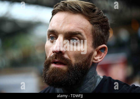 London, Großbritannien. 19. Juni 2019. Aaron Chalmers, Bellator leichten Preforms bei der offenen Trainings. bei Bellator London: Mousasi gegen Lovato jr.: Offene Trainings im Old Spitalfields Market. Juni 19, 2019 Credit Dan-Cooke/Alamy leben Nachrichten Stockfoto