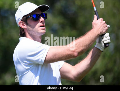 Eichenried, Deutschland. Juni, 2019 19. Golf: European Tour - International Open Pro-Am. Handballer Uwe Gensheimer nimmt Teil an das Pro-Am-Turnier. Credit: Sven Hoppe/dpa/Alamy leben Nachrichten Stockfoto