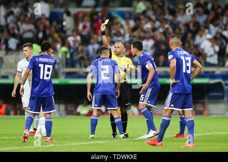 Belo Horizonte, MG, Brasilien. Juni, 2019 19. BELO HORIZONTE, MG 19.06.2019: Argentinien e Paraguai realizam Jogo valido Pela 1 ein. (Primeira) Fase da Conmebol Copa America Brasil 2019, na Noite desta Quarta-Feira (19.), keine Estadio Governador Magalhães Pinto (Mineirao). Piris Leguizamon (paraguai-de Costas) recebe cartao Amarelo. Credit: Andre Melo Andrade/bin Presse/ZUMA Draht/Alamy leben Nachrichten Stockfoto