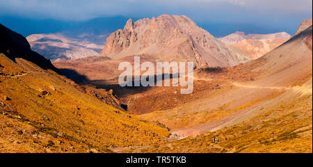 Pfad throth Cajon del Maipo, Chile, Anden, Cachon del Maipo Stockfoto