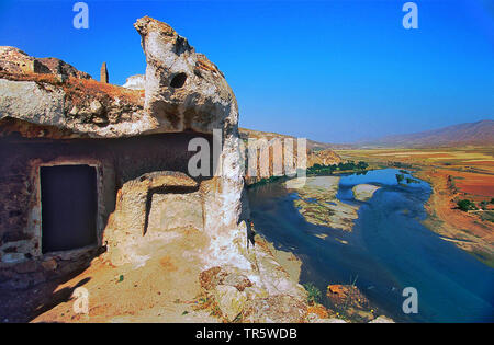 Wohnhöhle am Fluss Tigris, die Stadt durch geplante Ilisu Staudammprojekt überflutet werden, Southeastern Anatolia Projekt, Türkei, Batman, Hasankeyf Stockfoto