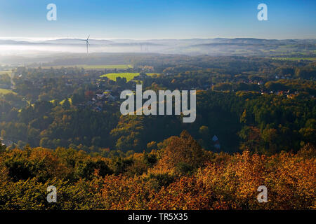 Blick auf die Berge im Wesergebirge Porta Westphalica im Herbst, Luftbild, Deutschland, Nordrhein-Westfalen, Ostwestfalen, Porta Westfalica Stockfoto