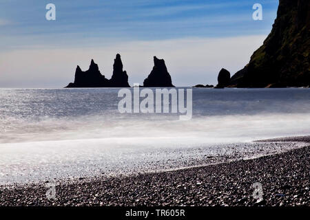 Felsnadeln an Reynisdrangar bei Vik i ¡ Myrdal, Island, South Island, Reynisdrangar Stockfoto