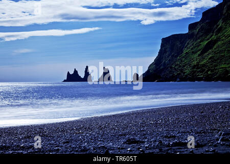 Felsnadeln an Reynisdrangar bei Vik i ¡ Myrdal, Island, South Island, Reynisdrangar Stockfoto