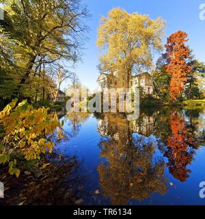Schlosspark mit Eller in Düsseldorf Schloss, Herrenhaus, Deutschland, Nordrhein-Westfalen, Düsseldorf Stockfoto