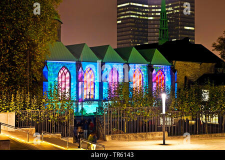 Beleuchtete Essener Münster, Festival der Lichter, Deutschland, Nordrhein-Westfalen, Ruhrgebiet, Essen Stockfoto