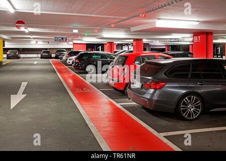 Parkplatz des CentrO Oberhausen, Deutschland, Nordrhein-Westfalen, Ruhrgebiet, Oberhausen Stockfoto