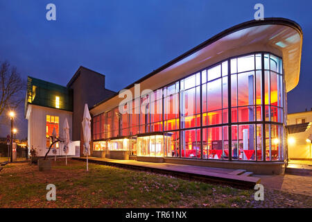 Produkt Design Forum, aufgeführten alten Hauptbahnhof am Abend, Deutschland, Nordrhein-Westfalen, Bergisches Land, Solingen Stockfoto