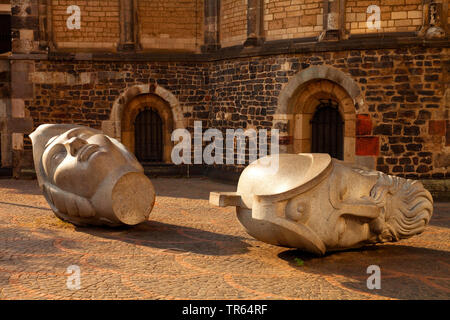 Cassius und Florentius, Granit Köpfe vor Bonn, Münster, Deutschland, Nordrhein-Westfalen, Bonn Stockfoto