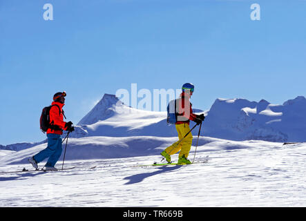 Skitouren im Col de l'Iseran, L'Albaron im Hintergrund, Frankreich, Savoie, Val d Isere Stockfoto