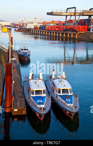 Canal Vinckekanal mit Containerbrücken, Europas größter Binnenhafen, Deutschland, Nordrhein-Westfalen, Ruhrgebiet, Duisburg Stockfoto