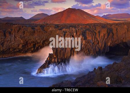 An der felsigen Küste von Los Hervideros, Kanarische Inseln, Lanzarote Stockfoto