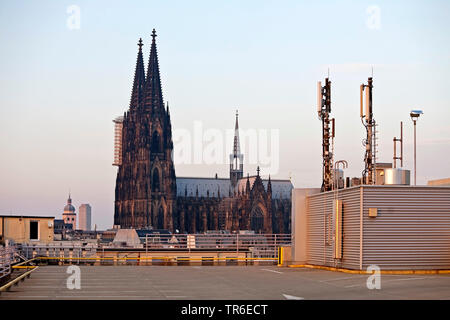 Blick vom Park deck zu Dom zu Köln, Deutschland, Nordrhein-Westfalen, Rheinland, Köln Stockfoto