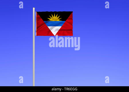 Flagge von Antigua und Barbuda gegen den blauen Himmel, Antigua und Barbuda Stockfoto