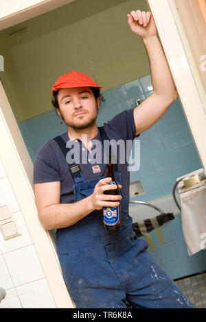 Removalist eine Pause, ein Bier trinken Stockfoto