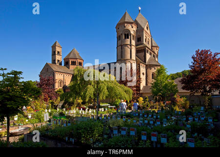 Abtei Maria Laach, Aussicht vom Klostergarten, Deutschland, Rheinland-Pfalz, Eifel, Glees Stockfoto