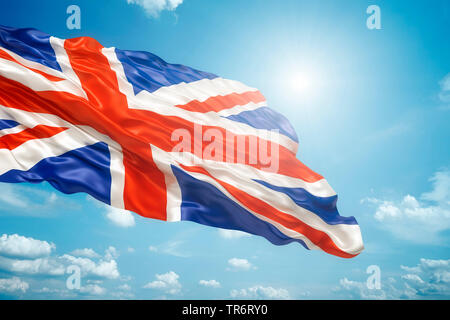 Union Jack vor blauem Himmel, Vereinigtes Königreich Stockfoto