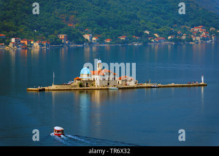 Insel Gospa od Skrpjela, Unserer Lieben Frau von den Felsen in der Bucht von Kotor, Montenegro, Gospa od Skrpjela, Perast Stockfoto