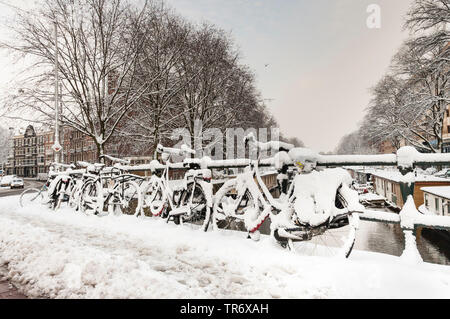 Stadtbild von schneebedeckten Amsterdam, Niederlande, Noord-Holland, Amsterdam Stockfoto