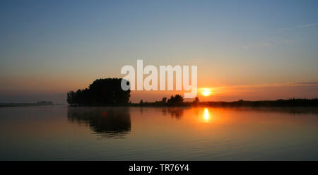 Sonnenuntergang im Nationalpark, Niederlande, De Oude Venen Nationalpark Stockfoto