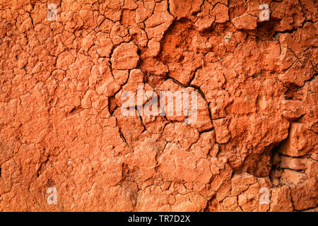 Lehm Textur Rote Erde Lehm Textur Hintergrund Muster Risse in der Wand trocken ...