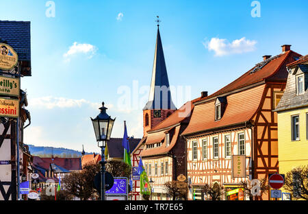 Eine liebenswerte Stadt mit Fachwerkhäusern, Michelstadt ist eine touristische Liebling im hessischen Odenwald. Stockfoto