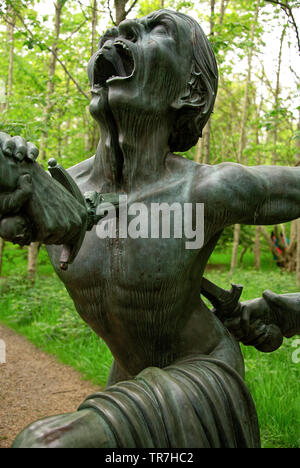 Split Menschen. Das Symbol der "Unentschlossenheit". Die Skulptur symbolisiert die schrecklichen seelischen und körperlichen Zustand der dysfunktional. Stockfoto