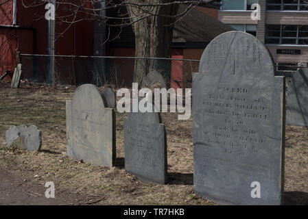 Friedhof, wo Witch Craft beschuldigt wurden in der historischen Küstenstadt von Salem in Massachusetts, USA Stockfoto