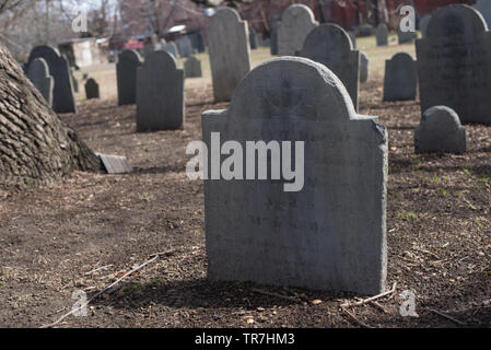 Friedhof, wo Witch Craft beschuldigt wurden in der historischen Küstenstadt von Salem in Massachusetts, USA Stockfoto