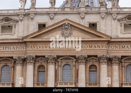 Ein Bild eines Teils der historischen und schönen Petersbasilika im Vatikan Stockfoto