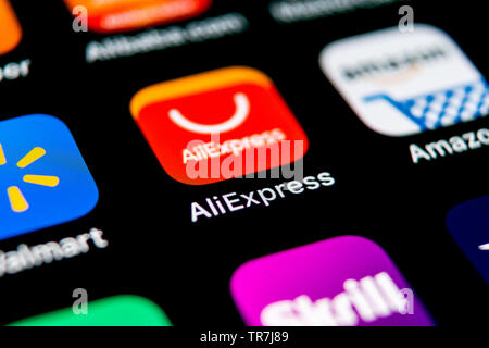 Sankt-Petersburg, Russland, 30. September 2018: Aliexpress Symbol auf Apple iPhone X Bildschirm des Smartphones. Aliexpress App Symbol. Aliexpress.com ist Stockfoto