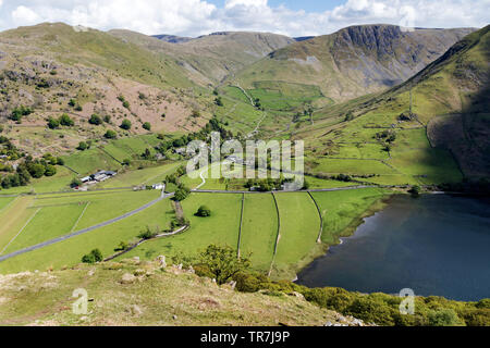 Hartsop Dorf und Brüder Wasser mit dem Blick in Richtung Brock Klippen, das Knott und graue Felsen, aus dem hartsop Oben Wie path, Lake District, Cumbria Stockfoto