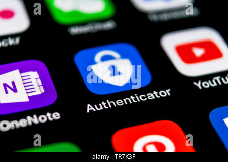 Sankt-Petersburg, Russland, 30. September 2018: Microsoft authenticator Symbol auf Apple iPhone X Bildschirm des Smartphones. Microsoft Authent Stockfoto