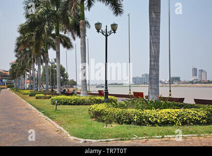 Ufer des Tonle Sap Fluss in Phnom Penh. Kambodscha Stockfoto