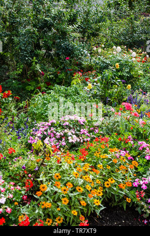 Cottage Gärten rund um den Salzsee Kirche Verwaltungsgebäude im Tempel Platz der Kirche der Heiligen der Letzten Tage in Salt Lake City, Utah Stockfoto