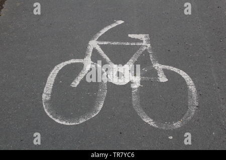 Malte Fahrrad auf Radweg in der Nähe von Brayton, Selby North Yorkshire Stockfoto