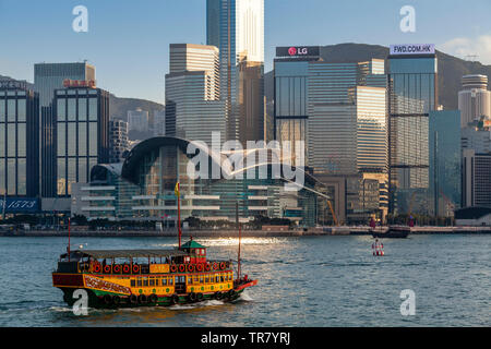 Wing On Travel Bootsfahrt auf den Victoria Harbour, Hongkong, China Stockfoto