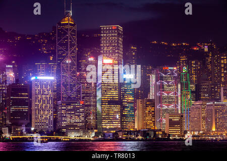 Die Skyline von Hongkong gesehen von der Promenade, Kowloon, Hong Kong, China Stockfoto