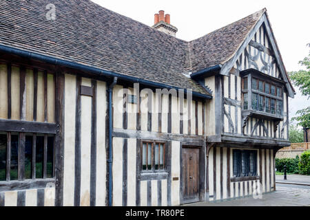 Die fachwerkhäuser Halle Haus, lokal als "Altes Haus" bekannt, ein aus dem 15. Jahrhundert Tudor Wohnung in die Church Lane, Walthamstow Dorf, London, UK Stockfoto